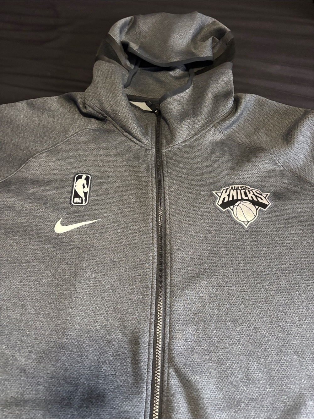 Nike Dark Grey & White New York Knicks Full-Zip Hoodie Jacket. XXL